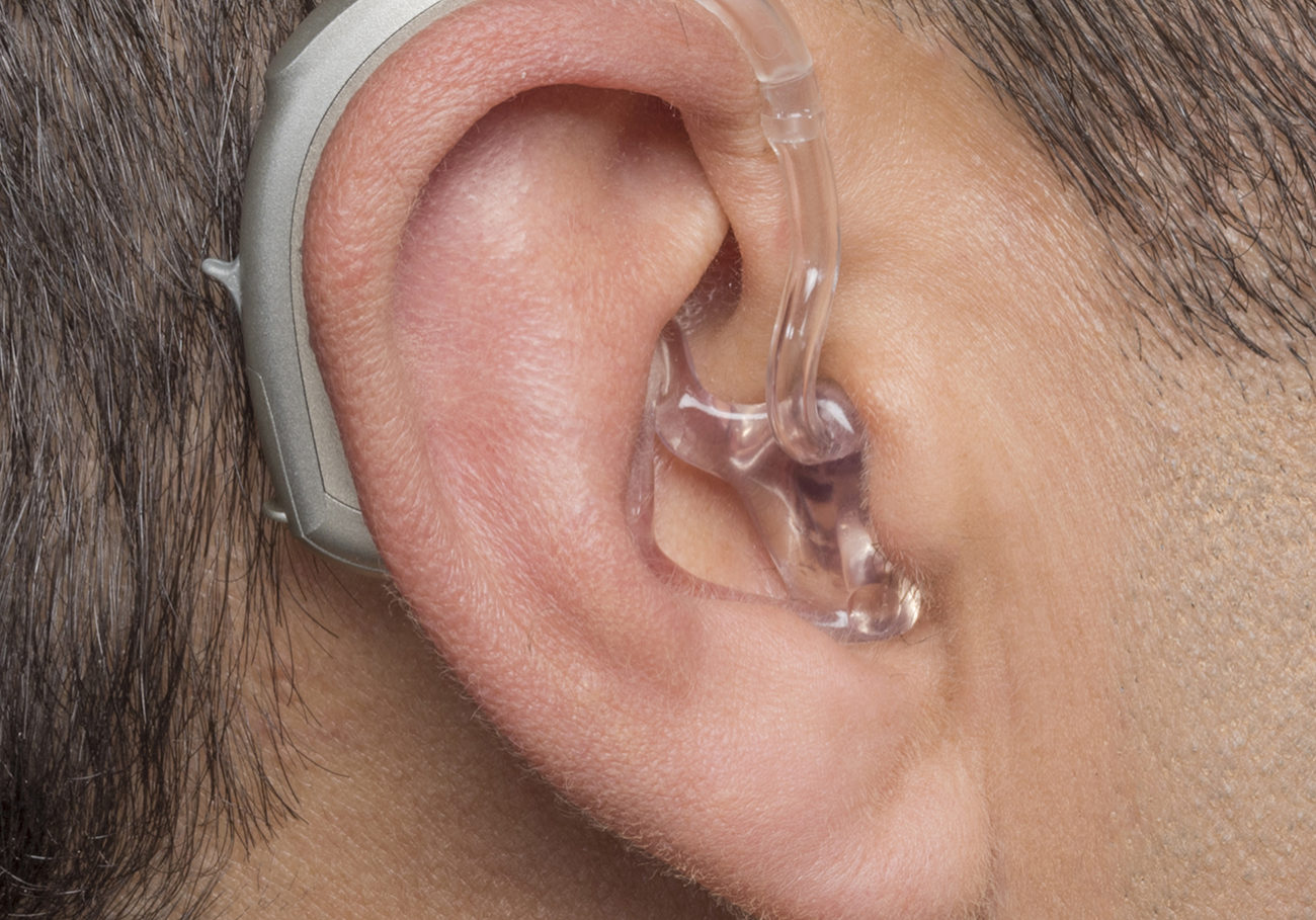 Phonak_Power_BTE_Male_Side_Crop